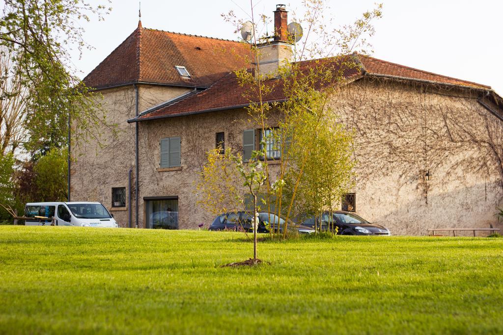 Aux Ronzieres Bed and Breakfast Pouilly-sous-Charlieu Δωμάτιο φωτογραφία