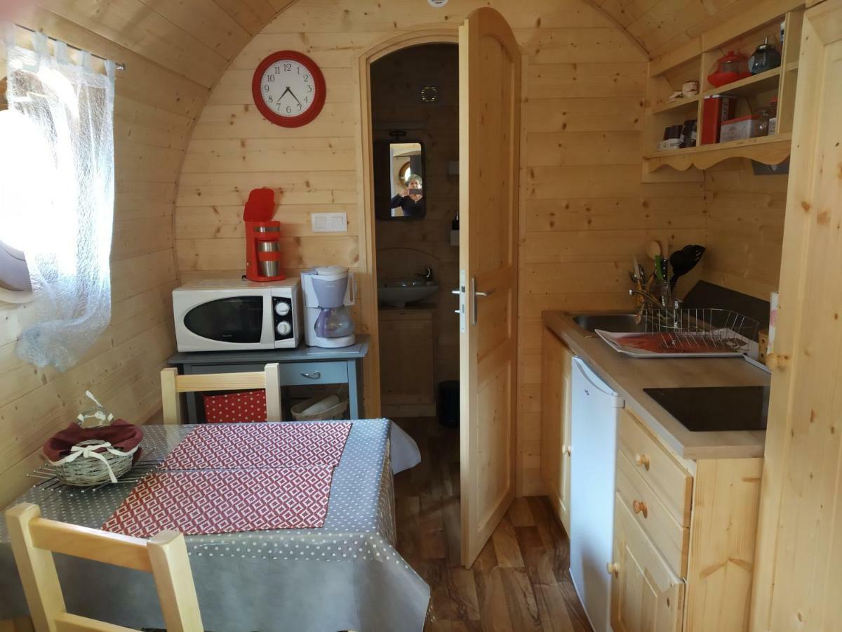 Aux Ronzieres Bed and Breakfast Pouilly-sous-Charlieu Εξωτερικό φωτογραφία